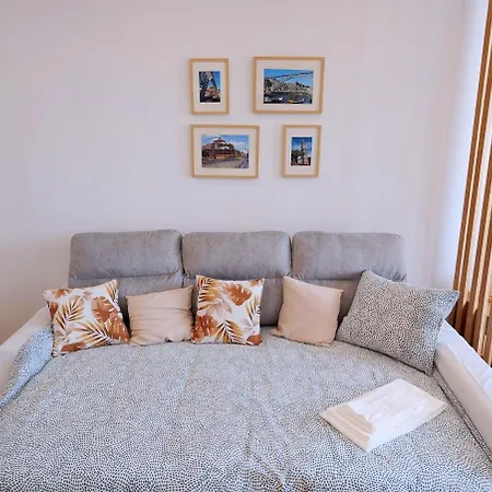 Downtown 80 Meters To Metro And Free Parking *