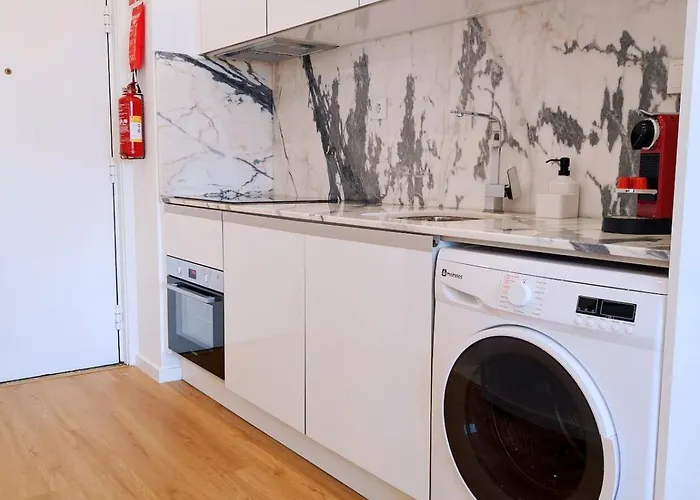 Downtown 80 Meters To Metro And Free Parking *