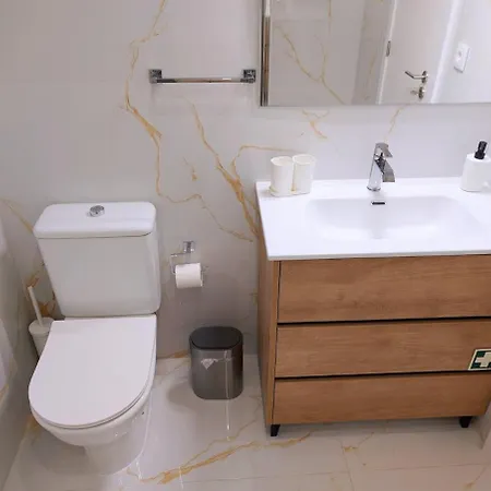 Downtown 80 Meters To Metro And Free Parking * ポルト