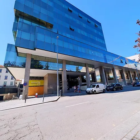 Downtown 80 Meters To Metro And Free Parking ポルト