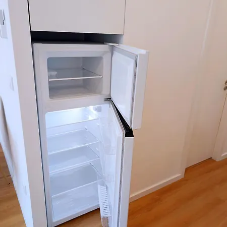 Downtown 80 Meters To Metro And Free Parking * Порту