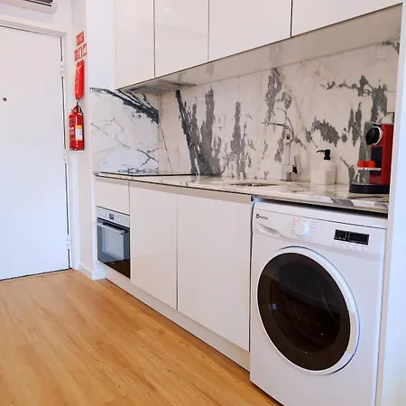 Downtown 80 Meters To Metro And Free Parking *