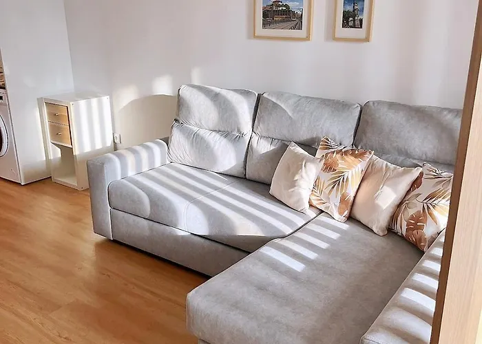 Downtown 80 Meters To Metro And Free Parking